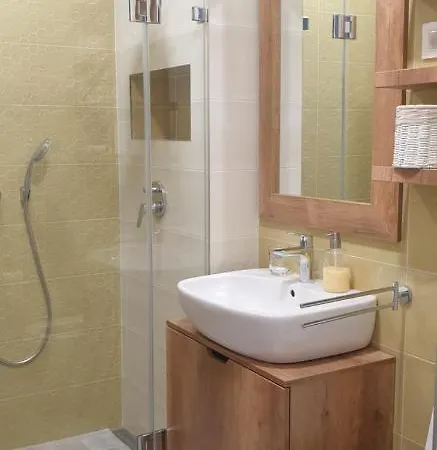 Forest Private Parking *